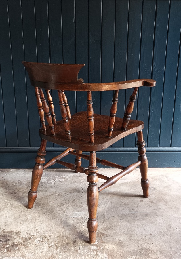 N8ArUSP2_Antique English Smokers Captains Bow Chair (5).jpg